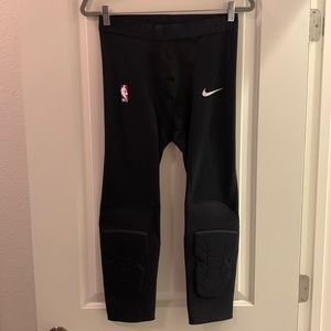 Nike NBA Pro Hyperstrong Padded 3/4 Compression Leggings Black Large / L